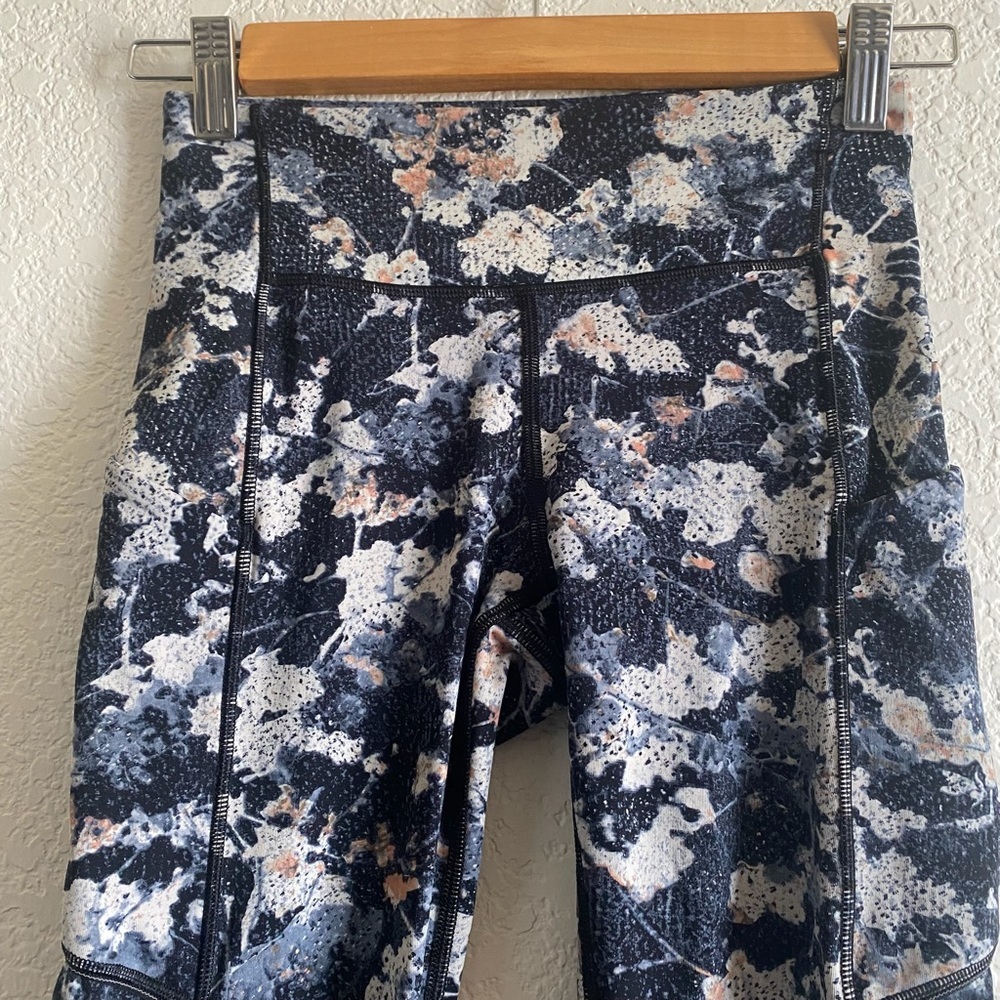 Lululemon Wunder under Polka Dot Crop Pants Size 2 - Picture 3 of 9
